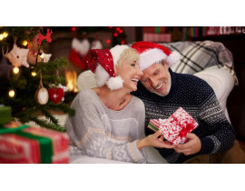 Топ-7 подарков пожилым людям на Рождество и Новый год: полезные идеи от MED1