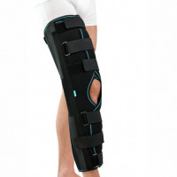 Bandage (splint) on the knee joint (black) r.3