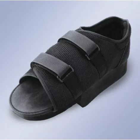 CP02/2 Footwear with rehabilitation effect (p.M)